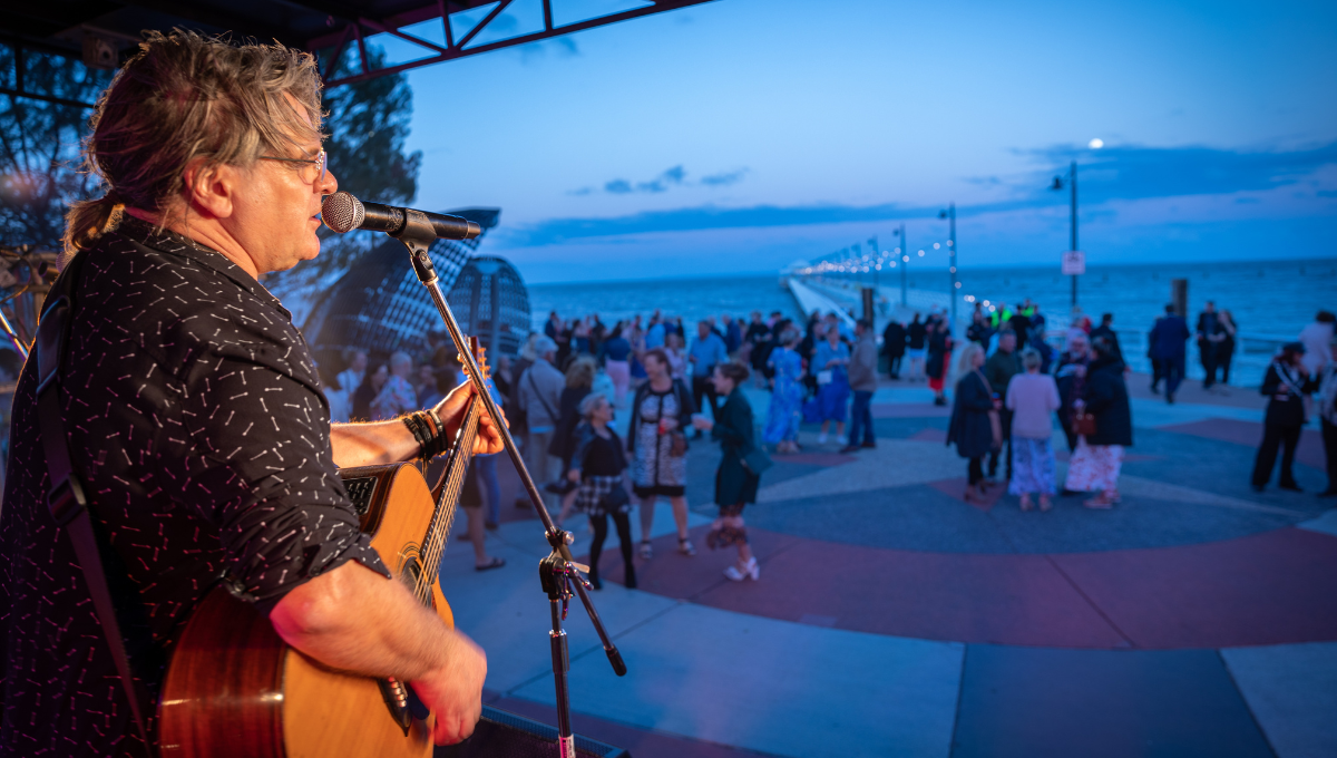 Performer at he Bayside Sunset Soiree